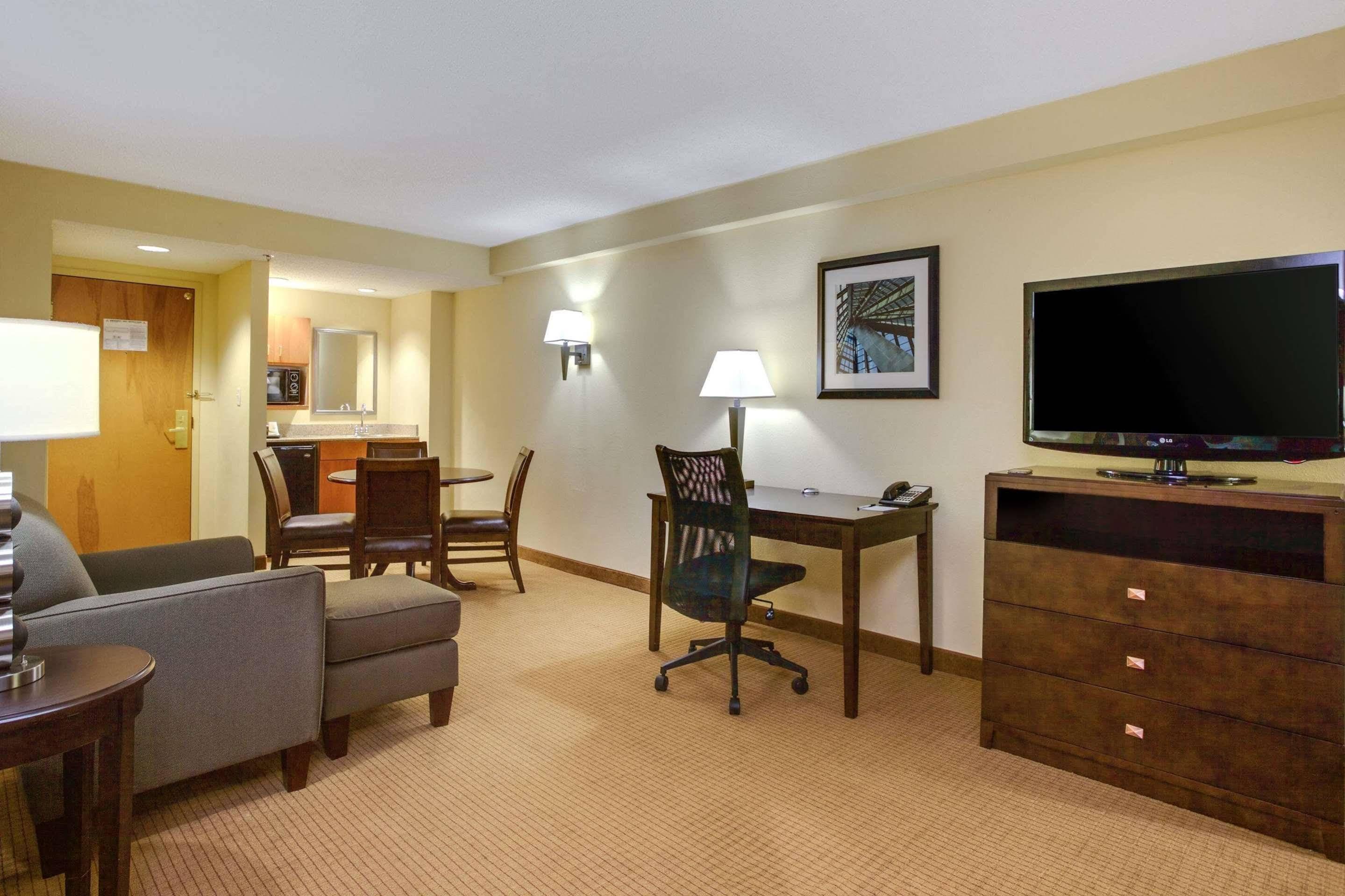 Wingate By Wyndham - Dulles International Hotell Chantilly Eksteriør bilde
